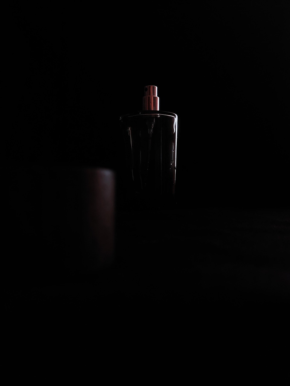 Small-form-factor mod device with tank for everyday use